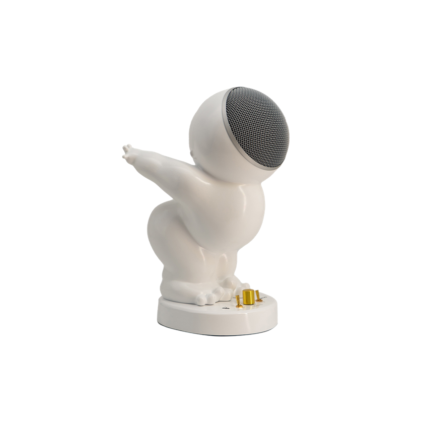 Jamo Gwong Tau Zai Speaker in white in angle view